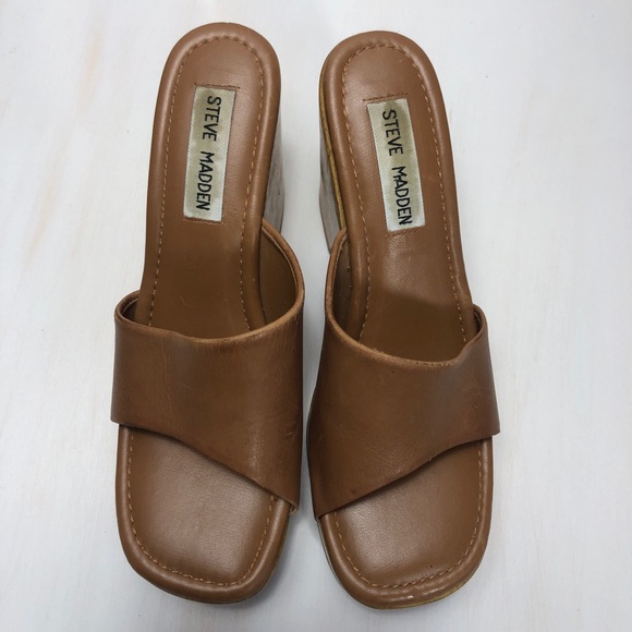 Tan Steve Madden Clogs Size 7 - Picture 2 of 6